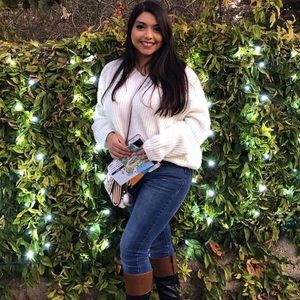 Meet your Posher, Anai